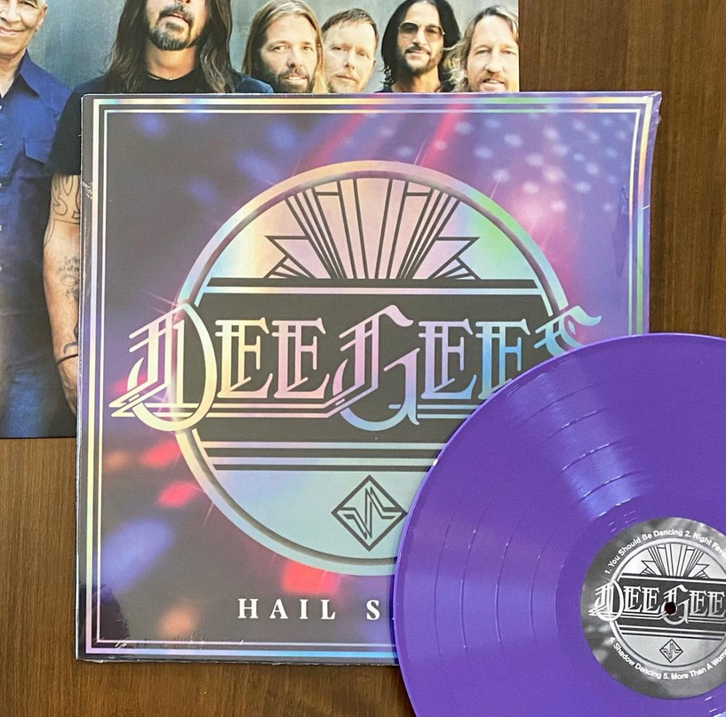 Dee Gees (Foo Fighters) / Hail Satin
